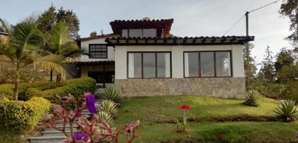 FINCA 153 en Guarne foto 1